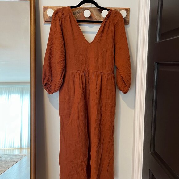 Madewell Lightspun V-Neck Midi Dress in Burnt Orange - Picture 4 of 7